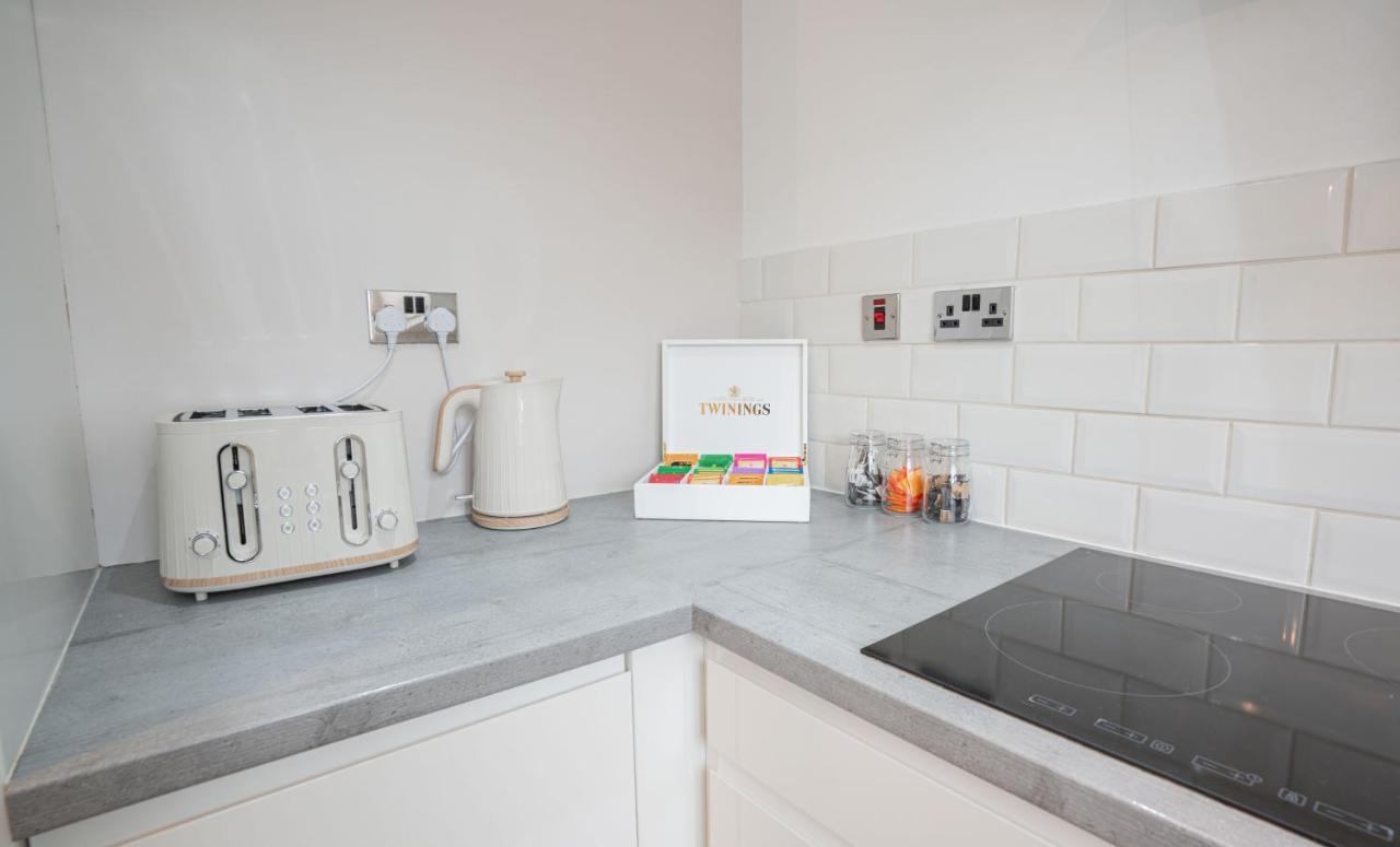 Stunning Abode 5 Min From Nec & Bhx, Pets Allowed 말스톤그린 외부 사진